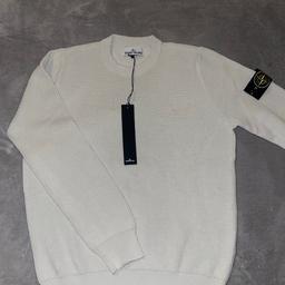 Stone Island Ribbed Knitted Sweater
Stone/Ice Colour
Size Medium (Small also available check other listings)
Fits true to size. Take your normal size 📏

New, unworn, comes sealed.