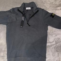 Stone Island Quarter Half (1/4) Zip - Small
Lead Grey
Regular fit
2 In Stock

New with tags, never worn, comes sealed
Fit is true to size 1:1📏
If you require a different sizing please message me and an order can be placed

Items purchased are posted the next day 📮