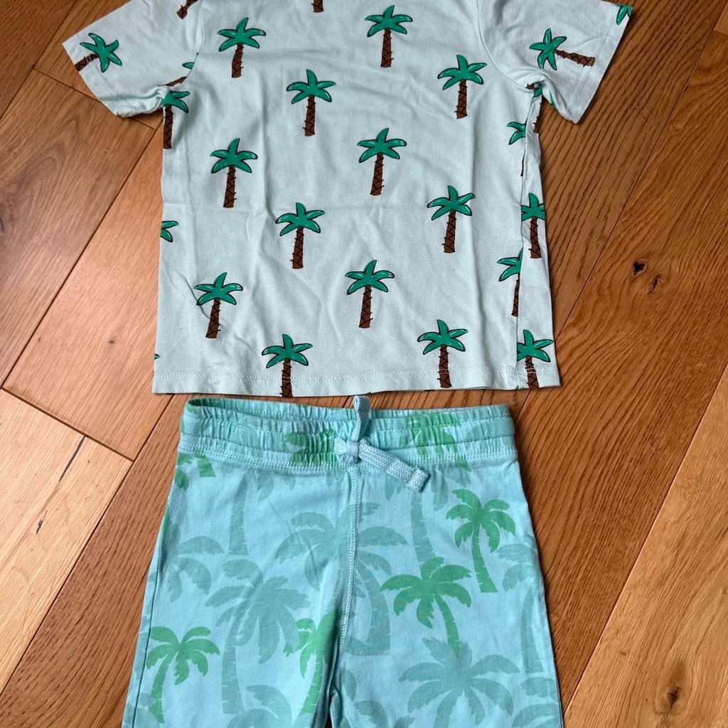 Like new.from H&M.matching set.size 4-5 years