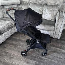 Jet 3 stroller folds up so small like a shopping trolley perfect for if your going on holiday ✈️ or have a small car as it goes small in a boot 

No longer needed been sat in my cupboard