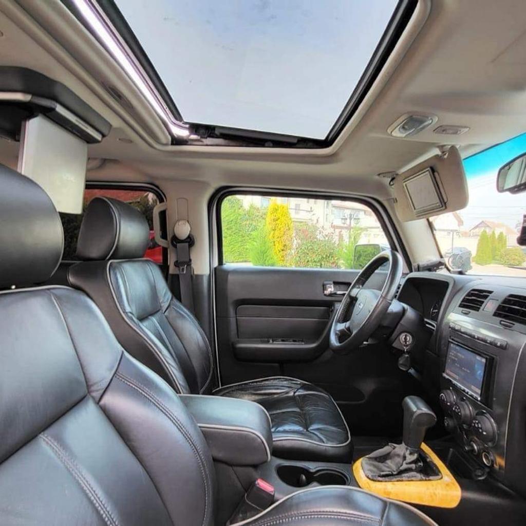 HUMMER H3 Automatic limited editions 3.6 petrol TRANSMISSION, 55k MILLAGE 1 YEAR MOT, CLEAN CAR, CAR IS IN ORIGINAL CONDITION, DRIVES WELL, ULEZ ,full black leather , Four wheel-drive, 2 owners, £19.995 or Swoap 9 seater Mercedes Vito or viano