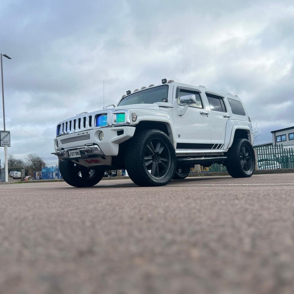 HUMMER H3 Automatic limited editions 3.6 petrol TRANSMISSION, 55k MILLAGE 1 YEAR MOT, CLEAN CAR, CAR IS IN ORIGINAL CONDITION, DRIVES WELL, ULEZ ,full black leather , Four wheel-drive, 2 owners, £19.995 or Swoap 9 seater Mercedes Vito or viano