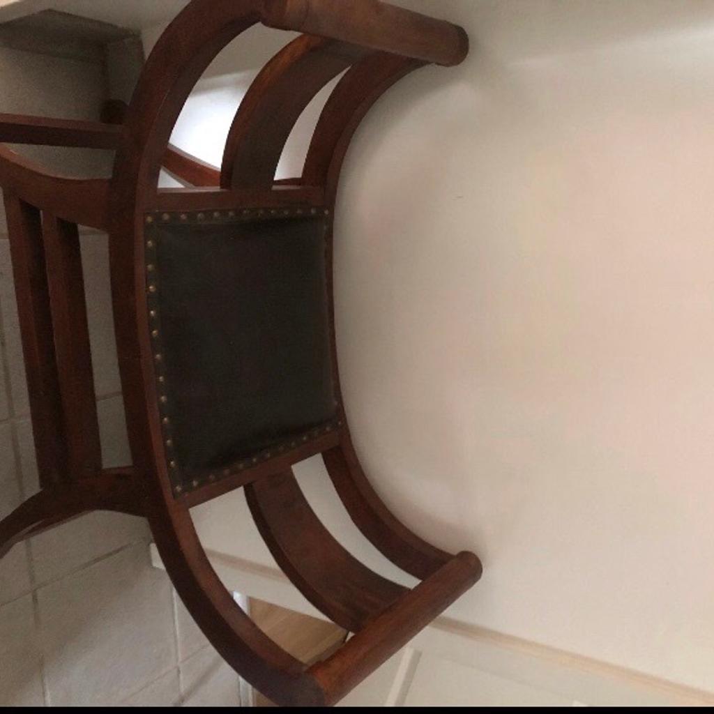 Biete hier einen schönen Scherenstuhl an
Siehe Bild
Privatverkauf
Kein Umtausch
Nur Abholung
52531 Übach Palenberg