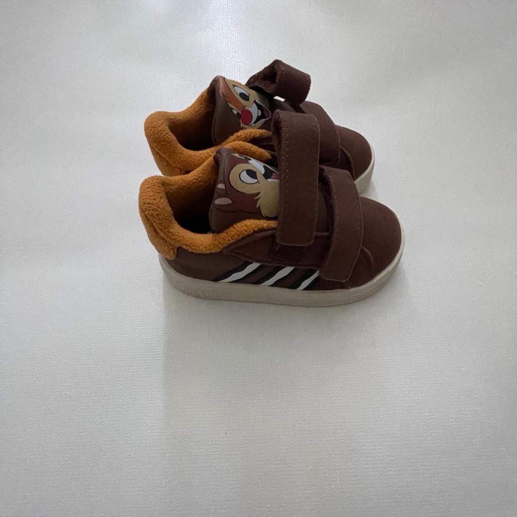 Brand new with tags
Size 4K
Chipmunk kids shoes