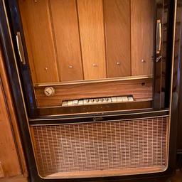 Verkauf für Bastler antikerRadioschrank aus den 50er Jahren
Nur Selbstabholer