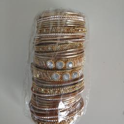 Fantastic stack of 30 bracelets