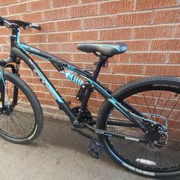 Cross DXT700 terrain mens 26inch mountain bike, vertical mounted shock, XC range shamans gears, 4 bar linkage, front and rear disc brakes, Zoom forks, 17inch frame. Small chip in paint ( see in photo). Still £275 in Argos. unwanted gift, never used! Collection only from Newport, Telford