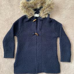 Zara girls knitwear winter collection
Chunky knit long sleeved hooded cardigan
Faux fur trim around the hood
Toggle fastening
Age 7
Fair condition, some bobbling

* PLEASE VIEW MY OTHER ITEMS - HAPPY TO COMBINE POSTAGE *

** FROM A SMOKE FREE HOME **