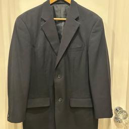 Taylor & Wright
Blazer / jacket / suit jacket
2 side pockets
Various internal pockets
Spare buttons included
Navy blue pinstriped
In good clean condition
From a smoke free pet free home
Listed on multiple sites
Measures 21 inches across the chest