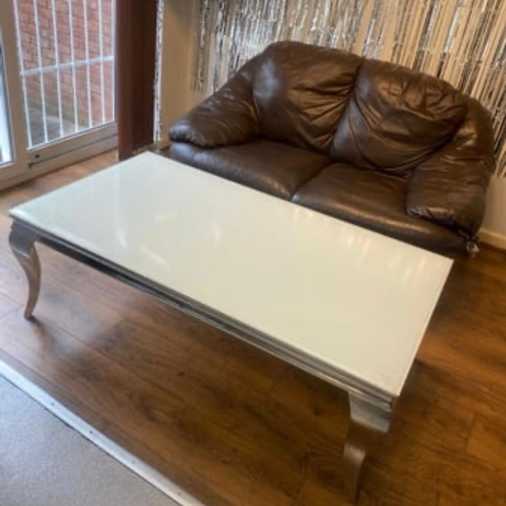 Dining table with 4 chairs and Matching coffee table like new too big for room.
Originally bought from Housing Units Fazenda Brand.
£900
Collection from Oldham OL8
Dining Table 160cm by 90cm
Coffee Table 130cm by 70cm