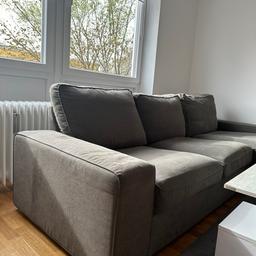 Sofa in grau, kaum benutzt, genutzt als Übergangssofa