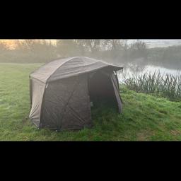 Fox Frontier Camo Lite 

Purchased last year in September used about six times
This system comes 
Bivvy
Pegs
Rope 
Skull cap
Solid front door 
Fox bag 

Bivvy is in great condition few dirt marks just needs a wipe down. Pictures are of actual Bivvy 

Grab a bargain