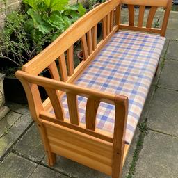Solid Pine Settle/Bench With Storage Underneath.

Has a few scuffs consistent with use that will sand out easily enough. Would also benefit from a reupholster. Ideal upcycling project that will require very little effort. I just don’t currently have the time.

Dimensions: 148cm L x 85cm H x 50.5cm D