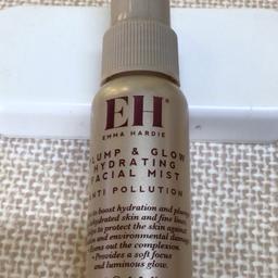 EMMA HARDIE Plump & Glow Hydrating Facial Mist, anti Pollution.
Helps to protect Skin against aging and environmental damage.
Evens out complexion providing a soft focus and luminous glow.

30ml, e 1.0 fl.oz.
RRP £15
Suitable for Vegans.

New, Unused and from a smoke free home.