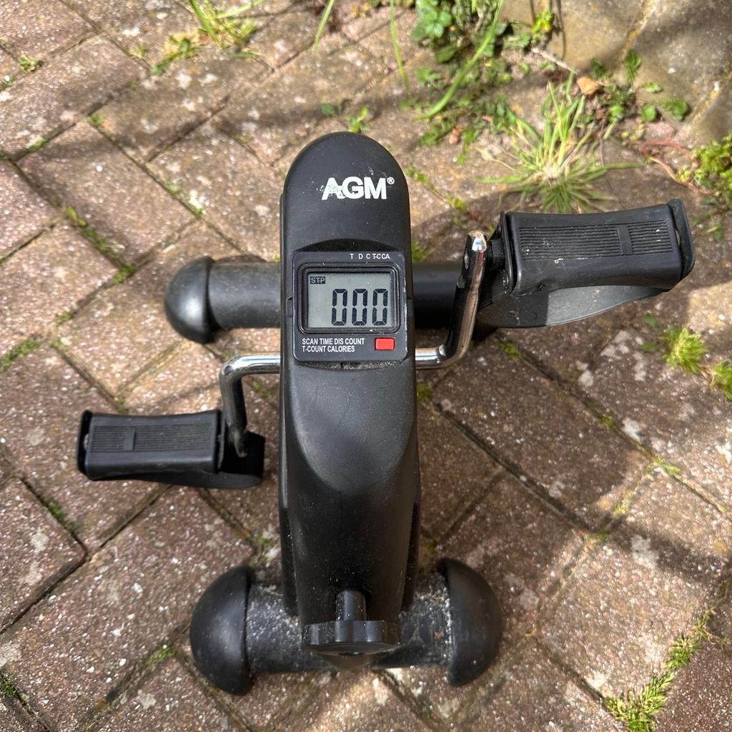 AGM Mini bike pedal exerciser for sale

Only used a few times - in top condition just needs a clean

07523639684