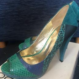 Aldo High Heel Shoes, Turquoise snake material Size 5, like new very good condition