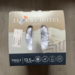 Collection only from M35

Single 13.5 tog duvet, brand new in box, never used 

Bought last year for £34.99 but no longer needed