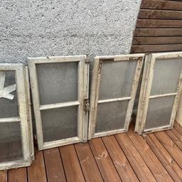 Verkaufe Holzfenster zur Dekoration 
Pro Stück 10€