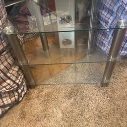 Clear glass tv stand 
Very good condition
Collection only