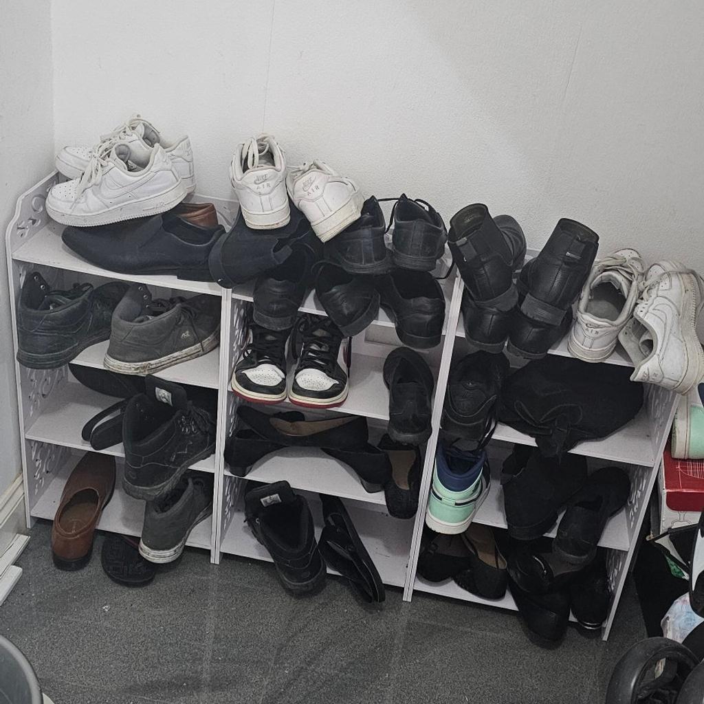 4 tier white pvc wooden board shelf unit.

We have 1 shoe shelf unit left which we used to store our shoes but as you can see we have so many and not enough space as a family of 5.

Each unit im selling for is £14 as i paid £25 for each unit.

Collection from E3 4DP