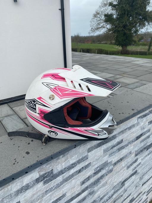 Vehicles Cheshire West and Chester Ebnal - Cheshire West and Chester - Photos for Girls motocross helmet