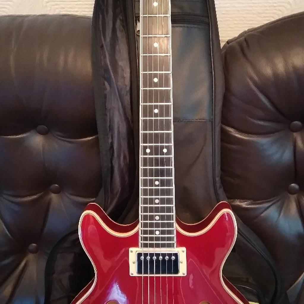 Immaculate Alden Hollow Semi Acoustic Guitar from a private collection for sale. This guitar sounds as good as it looks and has very low playing action.
A Stunning Guitar.

* Welcome to try

* From a Clean Smoke Free/ Pet Free Home

£190