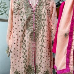 Zara shahjahan designer wear party wear dress 
Fabric: chiffon 
Fully embroidered shirt with chiffon dupatta and trouser 
Size: medium , large