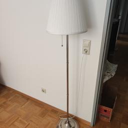 Verkauft wird diese schöne Stehlampe von Ikea. Funktioniert einwandfrei, minimale Gebrauchsspuren am Lampenfuß s. Bild.