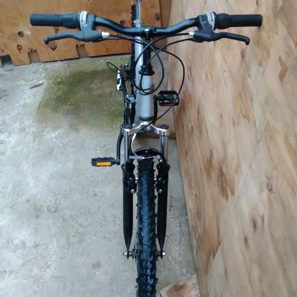 Hi I have Apollo mountain bike for sale. The bike is in a good working condition. The stickers were tatty so I took them off. New tube, brakes, cables and other new parts fitted. Wheel size 26, frame size 18, 18 gears (grip shift) dual suspension. The gears have been set. The bike has been fully serviced and is ready to ride. £85 ono

Payment can be made in cash on collection. West Midlands Wolverhampton.

I also have other bikes for sale on my page.

Confirmation of sale on collection.

I also fix, repair and service bikes.