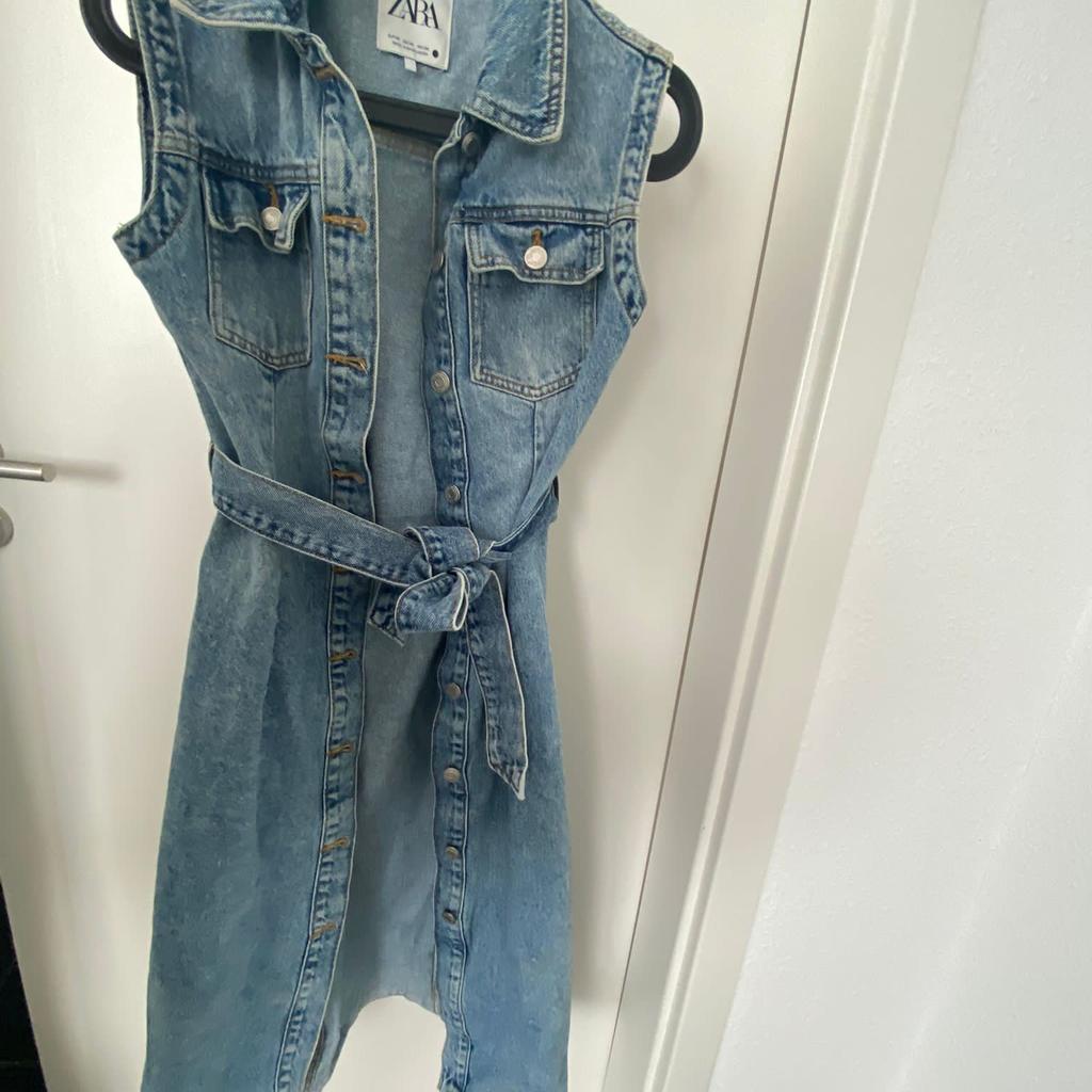 Zara Jeanskleid Gr.34 zu verkaufen. Wurde 1x getragen. 35€