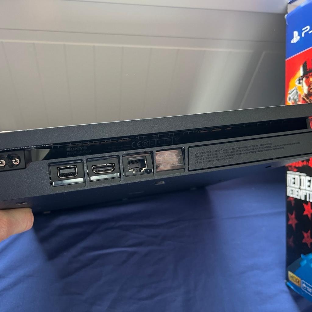PS4 slim 500gb with original packaging, everything works perfectly.