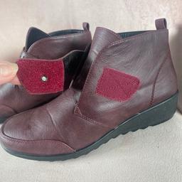 Ladies ankle boot
Size 5 
Dark-purple,
Velcro fastening.