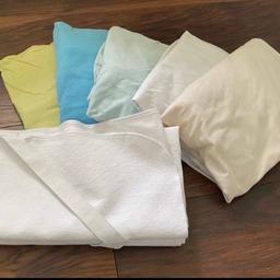 Spannleintücher fürs Babybett und Matratzenschoner
Gr. 70x140cm
Verschiedene Farben
Alles frisch gewaschen, ohne Flecken