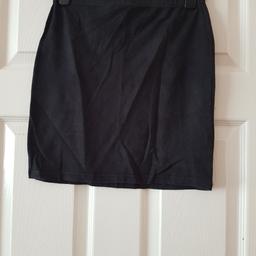 Short skirt ideal for waitressing or bar work
COLLECTION ONLY 
Please note items will ONLY be kept for 48 hours after confirmation. If item is not collected within this time they will be relisted.
** ITEM IS COLLECTION ONLY **
   *** NO OFFERS ACCEPTED ***