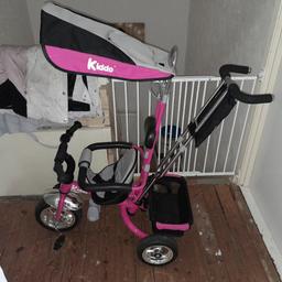 kiddo trike. barely used. perfect for another little girl this summer