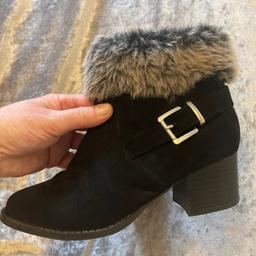 Girls river island suede  boots in good condition