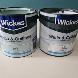 x1   2.5 litre Wickes paint Chinoise -matt
x1  2.5 litre Wickes paint powder grey - matt

both have had a small section of paint used. tge colour didn't look right on my walls

see picture to see how much is in the tin