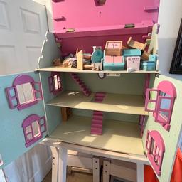 Dolls house can deliver good price £20
