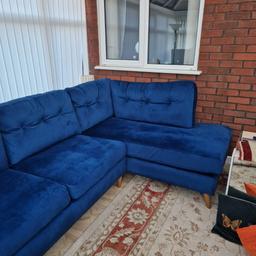 coner suite good condition
collection only...