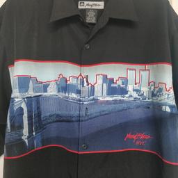 Johnny Blaze Bowling style shirt. As pics depict printed scene of New York Harbour featuring a sadly demolished Twin Towers with Brooklyn bridge, at rear is a stunning embroidered Empire State building spire. The condition of the shirt is excellent as it has never been worn but does not have a price or store tag. The label size is Medium but as with this brand it's typically very generous so will post as X-Large. Searching internet I have discovered a lack of this style obtainable by Johnny Blaze so snap it up while still available. Down Side small faults in embroidery (2).COLLECTION ONLY. £40