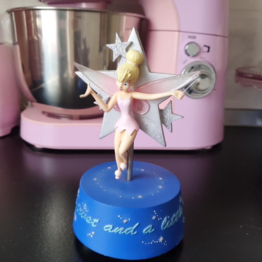 Disney musical tinkerbell
tinkerbell rotates as music plays
tune plays I can fly
round base reads faith trust and a little bit of pixie dust
Good condition
slight marks at base see photos
COLLECTION ONLY
see my listings for Disney snowglobes available