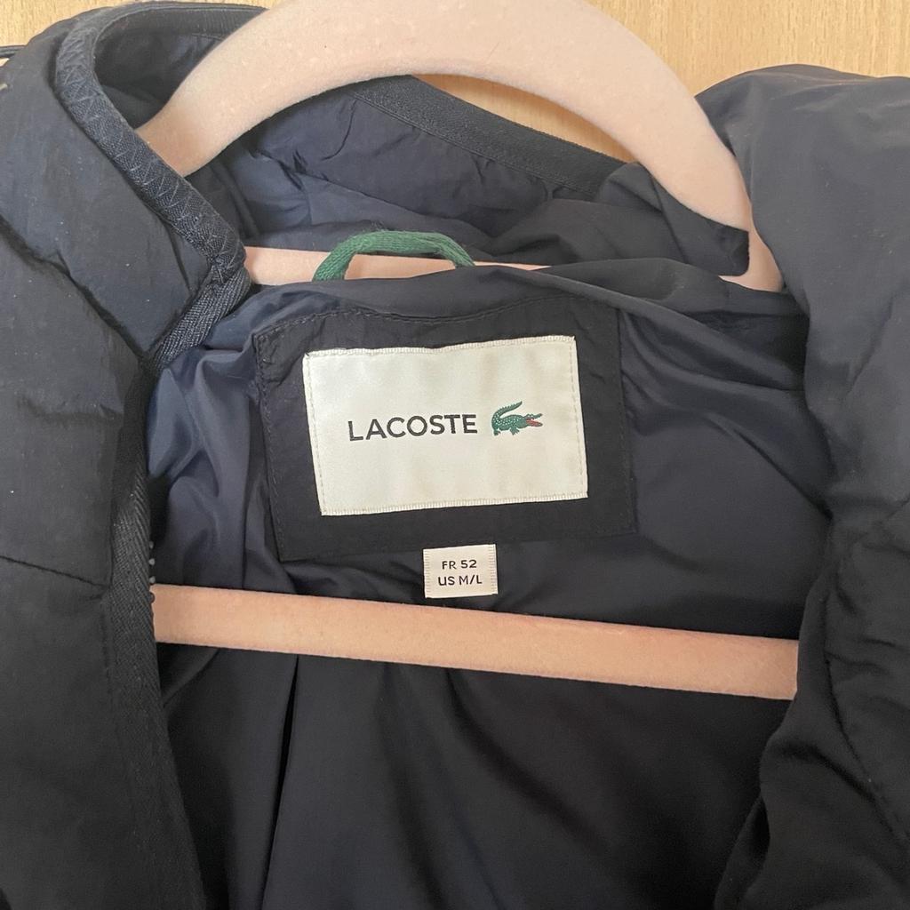 Dicke Lacoste Winterjacke in Größe M/L 52. nicht oft getragen, guter Zustand. Versand möglich für 5,49 €.