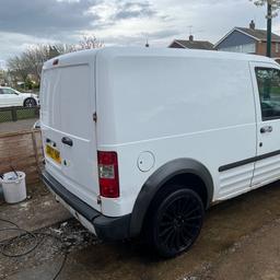 Transit connect
Needs 3 tyres can put them on and put through mot if needed
Had brand new clutch
Starter motor
Brakes
Needs fuel filter
Starts first time
Ply lined
4 unmarked 18 inch alloys on
Questions ask
Will take offers before tyres etc are done or after