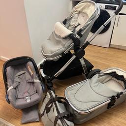 This gorgeous mother care push chair can also turn into a pram for infants. This push chair also has its own bag which has lots of storage for baby clothes and baby milk. Also this comes with a clean car seat.