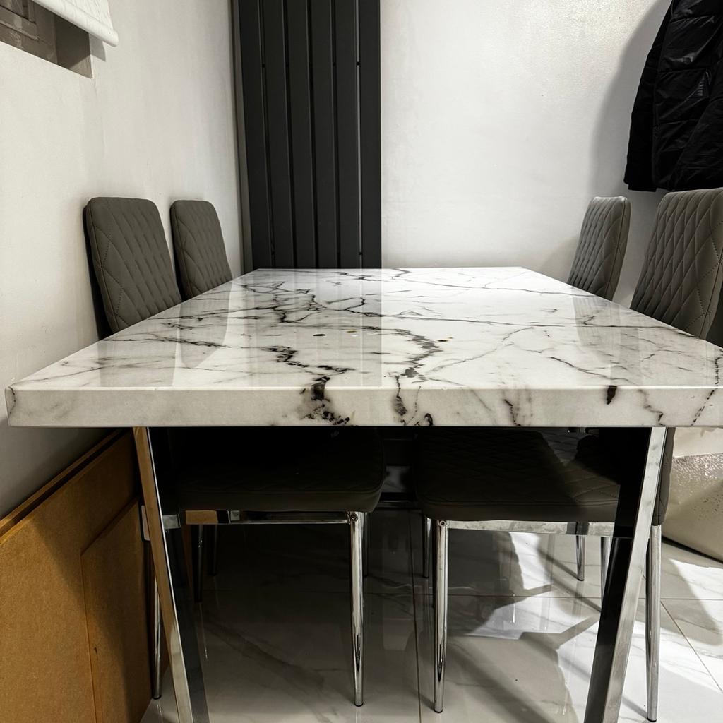 TABLE ONLY *DOES NOT COME WITH CHAIRS*
BIASCA 6 SEATER DINING TABLE SLIGHTLY DAMAGED AS SHOWN IN THE PICTURES
SELLING DUE TO UPGRADE
RRP £259.99
Willing to negotiate