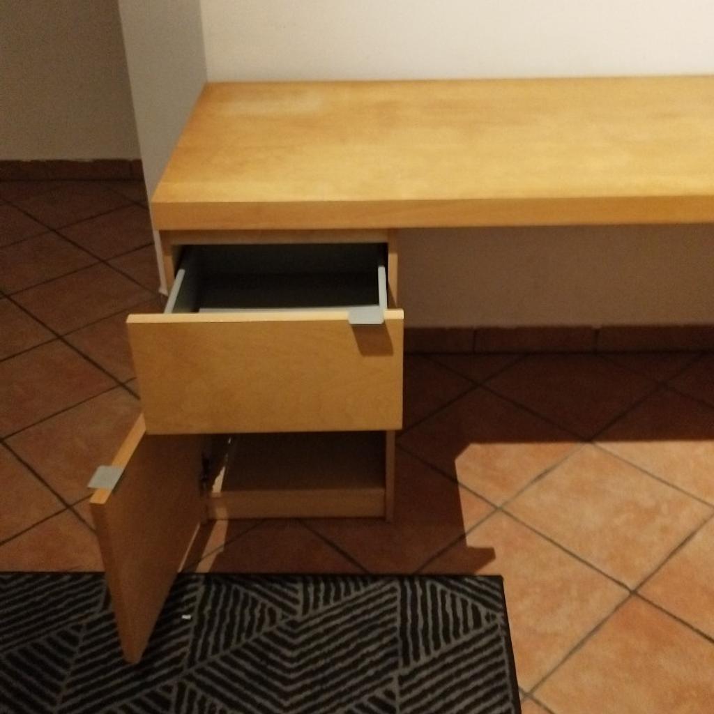 Ikea Malm Schreibtisch. VB 50,-