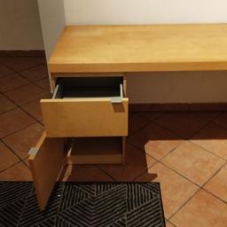 Ikea Malm Schreibtisch.  VB 50,-