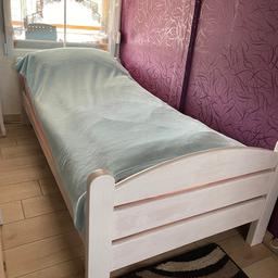 Verkaufe 2 Betten 🛌 0,90m x 2m inkl. Lattenrost ,Matratzen und jeweils ein Stauraumkasten in der Farbe Ahorn dazu.Betten befinden sich in einem guten Zustand.Nur Selbstabholung.