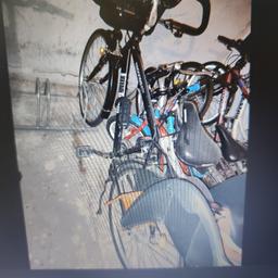 verkaufe hier ein Outlook Trekking Fahrrad 28 Zoll mit 21 Gänge mit Korb vorne dran