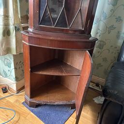 Old vintage solid wood corner cabinet
Collection only
Possible project for someone to upcycle